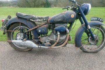 Awesome barn find motorcycle of the week - Sunbeam S8 26 Barn find motorcycle sunbeam s8