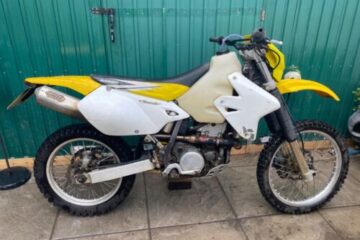Suzuki DRZ400 E enduro bike road legal motorcycle green lane NON RUNNING PROJECT
