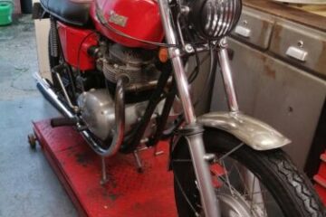 BSA A65 Lightning .Oil in frame .1971 model