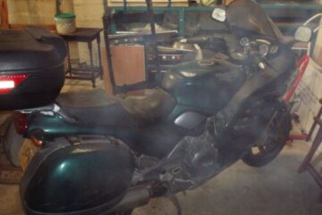 1997 Triumph Trophy 900 triple, N reg. SORN, last run 18 months ago. BARN FIND.