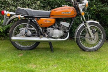 Suzuki GT250 – 1976 – Genuine Barnfind, Barn Find, 400 Miles Since 1993