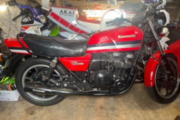 Kawasaki gpz1100B1  absolutely  original fuel injection exhausts shocks 49k