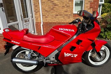 HONDA VFR750F-K, 1989, 12199 miles, WITH MANUALS AND SOME SPARES