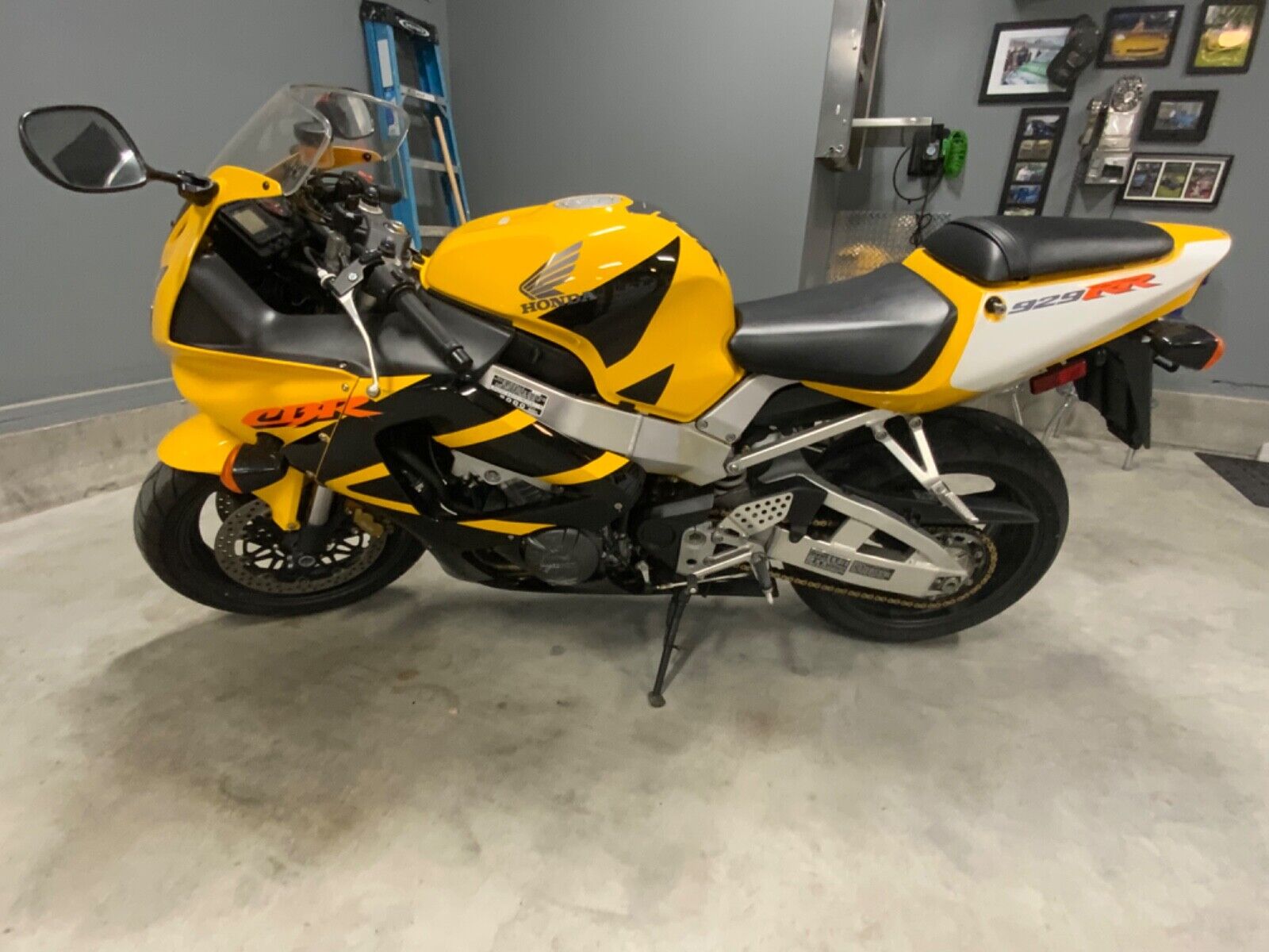 2000 Honda CBR Fireblade 929 - Barn Find Motorcycle