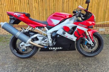 Yamaha R1, 2000 W Reg, 9100 miles, FSH, Red/White, Superb Original Condition