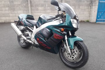 Yamaha YZF750 Excellent low mileage example. Garage stored
