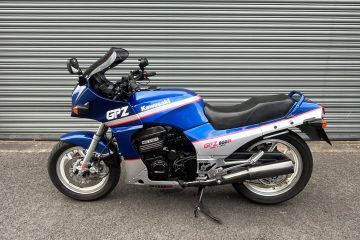 1988 Kawasaki GPZ900R motorcycle