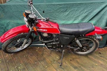 Suzuki SP/DR 370 motorcycles (bundle of 3 with spares)