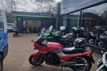 kawasaki gpz 900r motorcycle