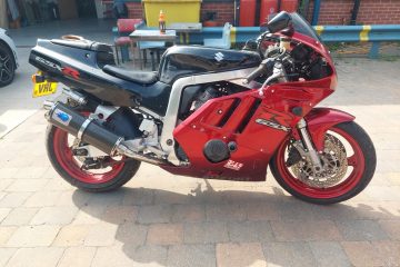 Suzuki GSXR400 GK76