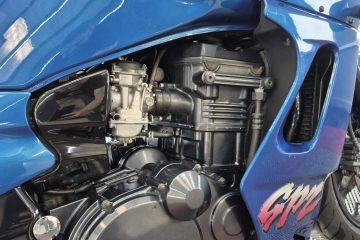 The Kawasaki GPZ1100S 1996 BLU 35 LUMINOUS